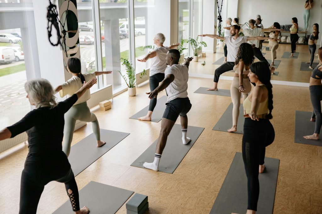 Cours collectifs dynamique de renforcement musculaire à Rouen avec exercices fonctionnels adaptés à tous les niveaux